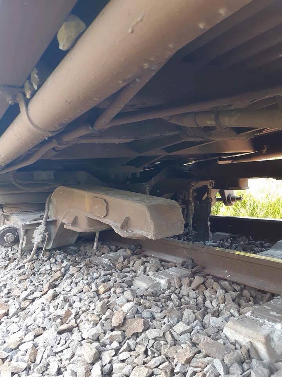 Tàu SE8 trật bánh ở Bình Thuận, đường sắt Bắc-Nam tê liệt - 4 Tàu SE8 trật bánh ở Bình Thuận