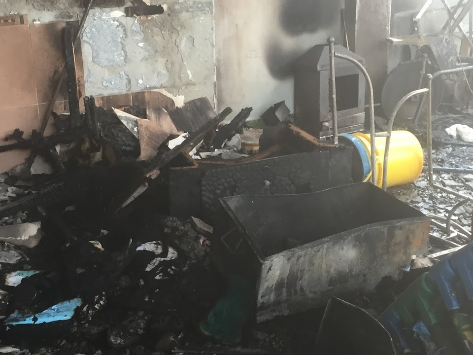 Hà Nội: Cháy trường mầm non, cả khu phố náo loạn - 5 Hà Nội: Cháy trường mầm non, cả khu phố náo loạn - 5