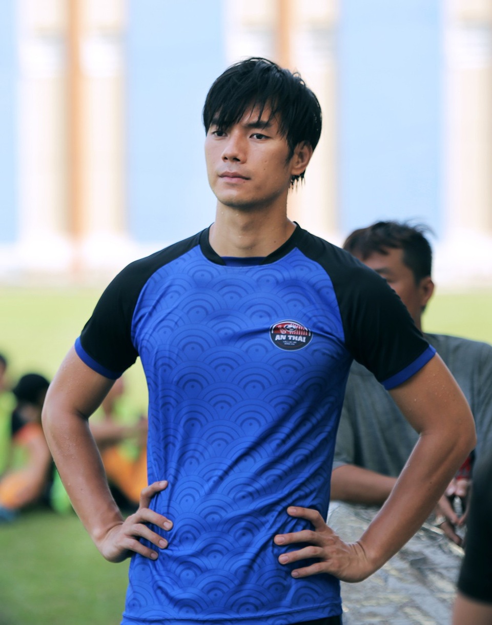 Nhan Phúc Vinh: “Tôi và Nhã Phương có mối quan hệ đặc biệt” - 6
Ngoài phim ảnh thì thể thao là hoạt động mà Nhan Phúc Vinh yêu thích nhất. Bất ngờ hơn vai diễn sắp ra mắt của Nhan Phúc Vinh anh vào vai cầu thủ đá bóng