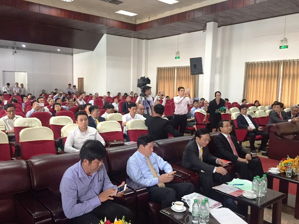 Quyền điều hành Sabeco chính thức về tay ông chủ "ngoại" - 2 Đại hội cổ đông bất thường của Sabeco diễn ra vào ngày 23/4 với hơn 100 cổ đông tham dự