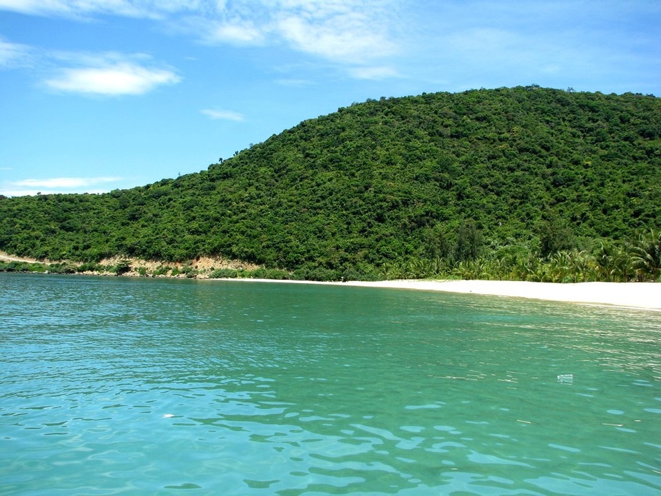 Những điểm đến ở Cù Lao Chàm mà du khách không nên bỏ qua - 4 Một góc Cù Lao Chàm xanh đến mê mẩn