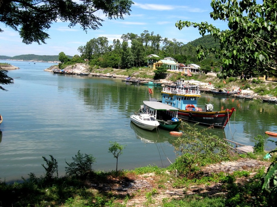 Những điểm đến ở Cù Lao Chàm mà du khách không nên bỏ qua - 6 Âu thuyền ở Cù Lao Chàm, nơi các ghe đưa du khách tham quan đảo