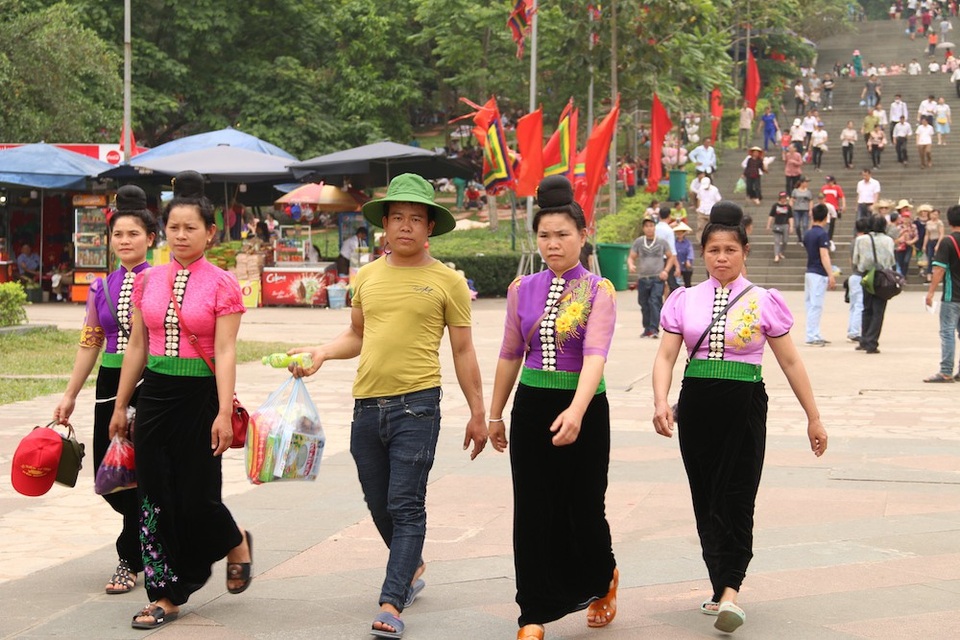 Hàng triệu lượt người đổ về Đền Hùng trước ngày chính giỗ - 2 Hàng triệu lượt người đổ về Đền Hùng trước ngày chính giỗ - 2