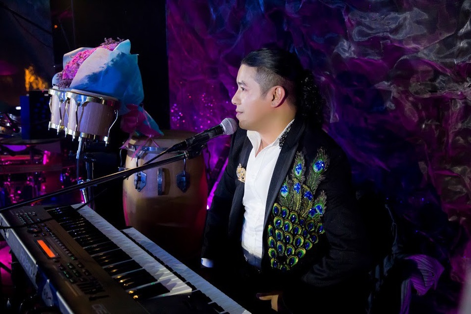 Kasim Hoàng Vũ tái xuất cùng Cẩm Vân - Khắc Triệu - 3 Kasim Hoàng Vũ tái xuất cùng Cẩm Vân - Khắc Triệu - 3