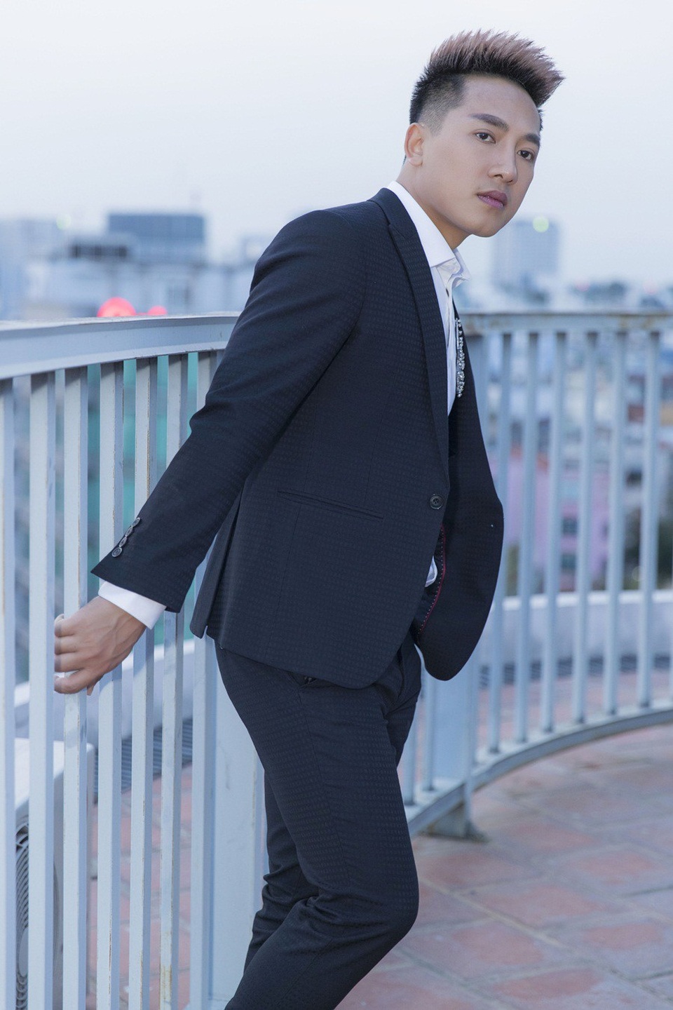 Giọng ca “Ngắm hoa lệ rơi” tiết lộ thời cát-xê 20 ngàn đồng cầm cự qua ngày - 3