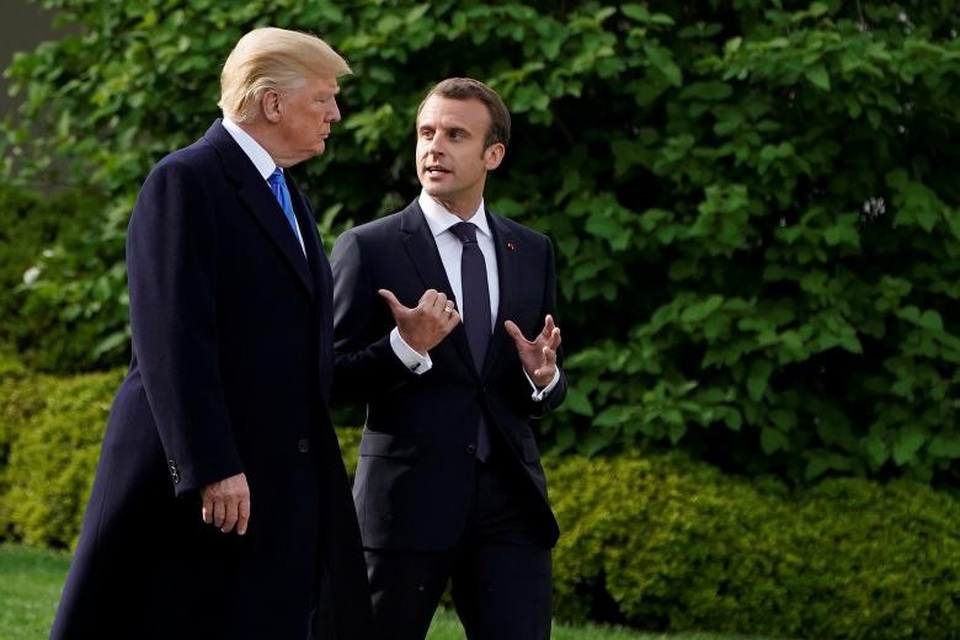 Mỹ bắn đại bác đón Tổng thống Pháp theo nghi thức cao nhất - 4 Tổng thống Trump cũng tổ chức quốc yến để chiêu đãi Tổng thống Macron và phu nhân. Đây là nghi thức đón tiếp cấp cao nhất mà ông chủ Nhà Trắng dành cho một đồng minh đồng thời là đối tác thân cận của Mỹ. (Ảnh: Reuters)