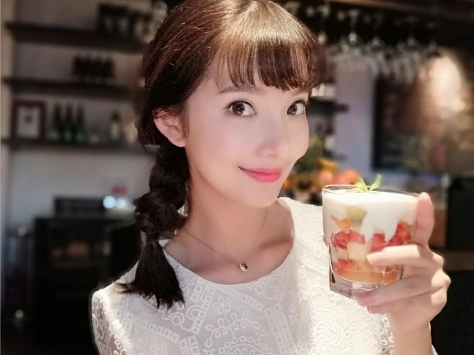 Honor 7C - đại diện mới cho smartphone phân khúc tầm trung - 3 Tấm ảnh minh họa cho khả năng selfie lung linh trong điều kiện chụp thiếu sáng của Honor 7C