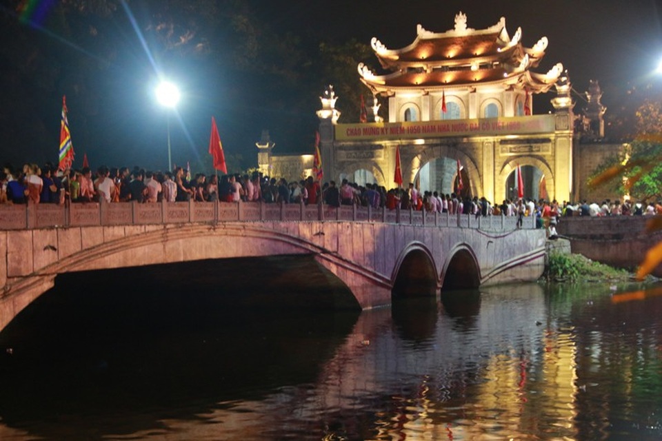 Cố đô Hoa Lư “Rực sáng thiên anh hùng ca Đại Cồ Việt” - 1
Chương trình nghệ thuật “Rực sáng thiên anh hùng ca Đại Cồ Việt” nằm trong đại lễ kỷ niệm 1.050 năm nhà nước Đại Cồ Việt (968 – 2018) diễn ra tại cố đô Hoa Lư (Ninh Bình).