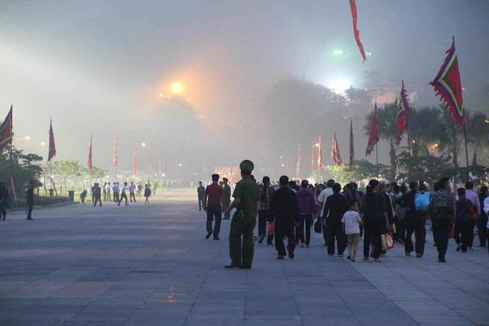 Thủ tướng Nguyễn Xuân Phúc dâng hương tưởng nhớ các Vua Hùng - 2 Thủ tướng Nguyễn Xuân Phúc dâng hương tưởng nhớ các Vua Hùng - 2