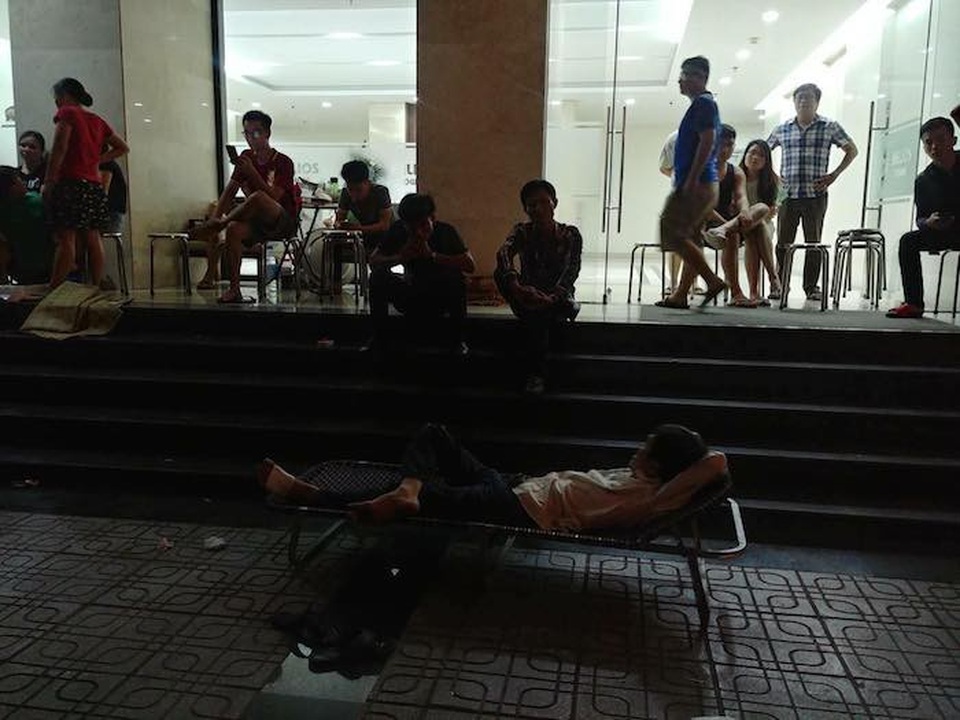 Phản đối sử dụng hạ tầng, cư dân Helios Tam Trinh liên tục bị "nhóm người lạ" đe dọa - 2 Nhóm người lạ mặt ngang ngược vào khu nội bộ của chung cư quấy rối cư dân.
