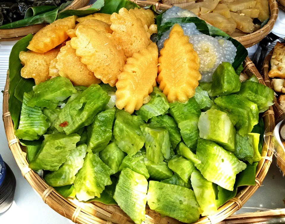 Hàng trăm loại bánh ngon phục vụ du khách trong những ngày lễ - 10 Bánh đúc và bánh bò thốt nốt