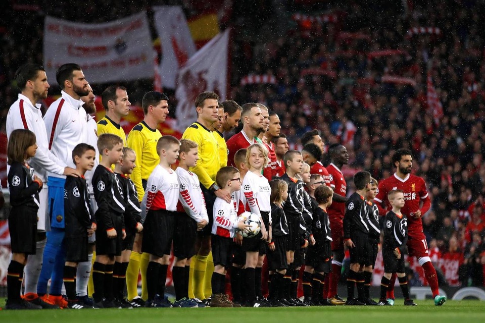 Những khoảnh khắc ấn tượng trong chiến thắng của Liverpool trước AS Roma - 3
Đội hình xuất phát của AS Roma và Liverpool ở trận bán kết lượt đi Champions League tại Anfield