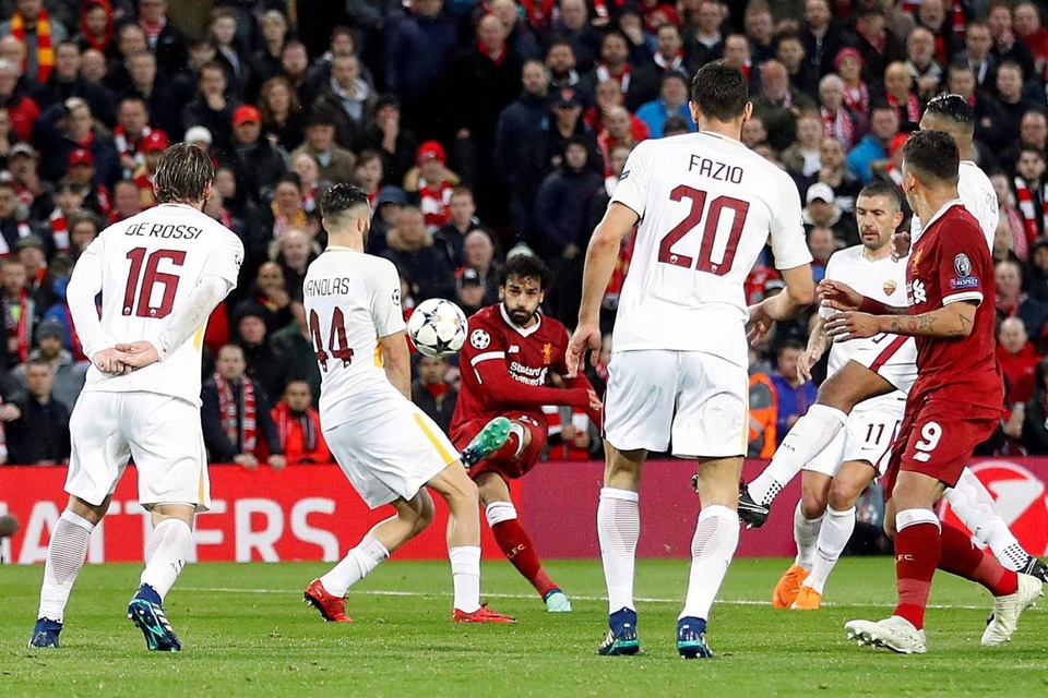 Những khoảnh khắc ấn tượng trong chiến thắng của Liverpool trước AS Roma - 10
Cuối cùng Salah cũng chớp cơ hội để ghi bàn