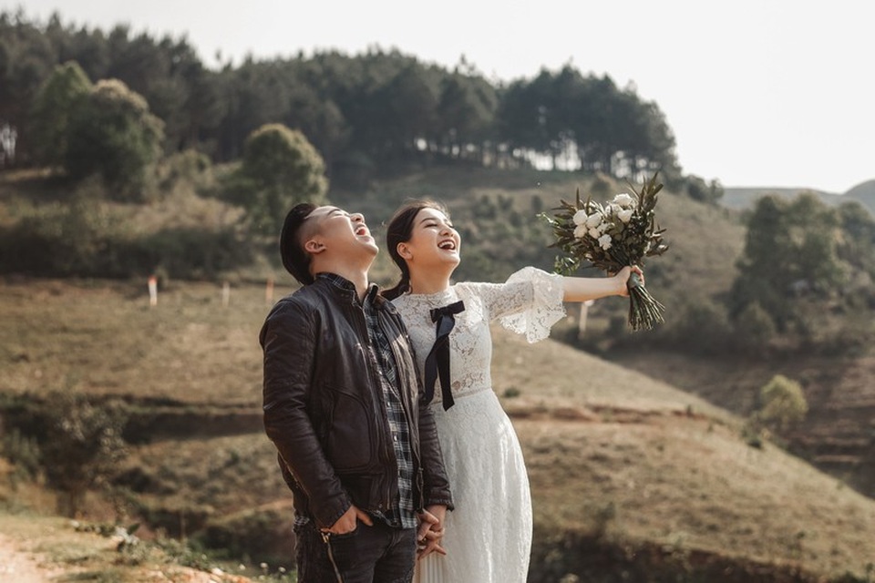 Độc đáo thiệp cưới “toà tuyên án” của cặp đôi trai xinh gái đẹp - 6 Độc đáo thiệp cưới “toà tuyên án” của cặp đôi trai xinh gái đẹp - 6