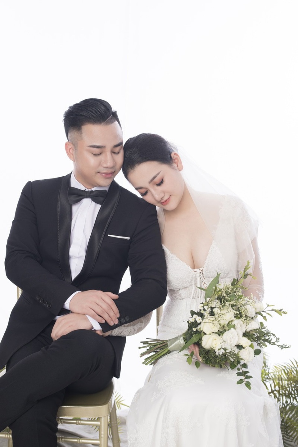 Độc đáo thiệp cưới “toà tuyên án” của cặp đôi trai xinh gái đẹp - 4 Độc đáo thiệp cưới “toà tuyên án” của cặp đôi trai xinh gái đẹp - 4