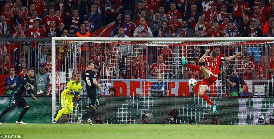 Những khoảnh khắc Real Madrid hạ gục Bayern Munich tại Đức - 22
Lewandowski đã có một trận đấu thất vọng khi chơi đầy nhạt nhòa trong cả trận đấu