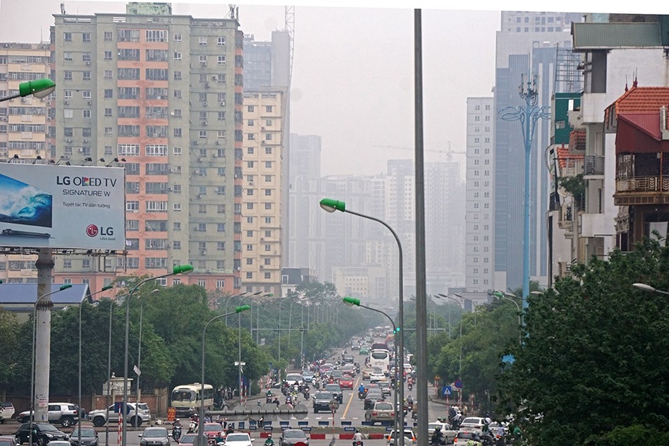 Hình ảnh cao ốc dày đặc bên những tuyến đường ùn tắc ở Hà Nội - 9 Hình ảnh cao ốc dày đặc bên những tuyến đường ùn tắc ở Hà Nội - 9