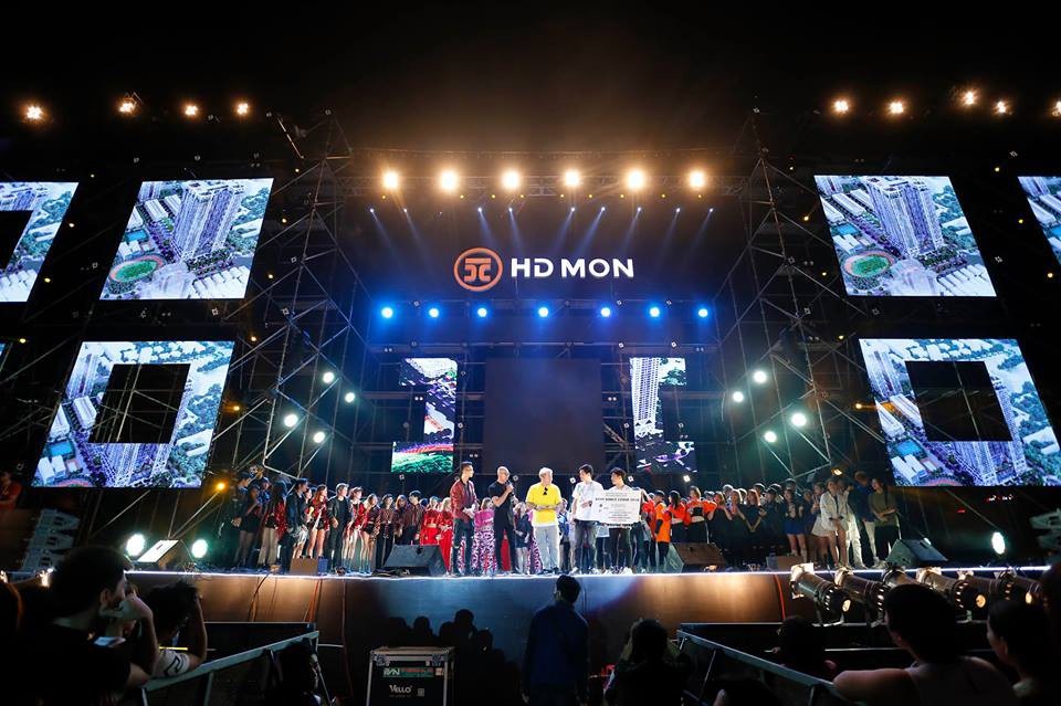 Thành công tại Hà Nội, Lễ hội văn hoá và ẩm thực châu Á “thừa thắng” đến Hạ Long - 1
Sân khấu MAFF 2018 tại MonCity, Hà Nội rất hoành tráng.