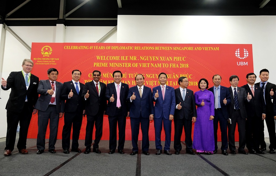 Thủ tướng thăm gian hàng Việt Nam tại Hội chợ FHA 2018 - 3 Thủ tướng thăm gian hàng Việt Nam tại Hội chợ FHA 2018 - 3