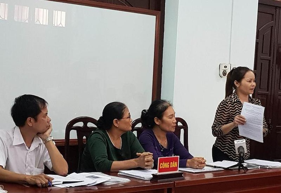 Khuất tất gì ở dự án người dân 41 lần ra Trung ương khiếu nại tại Bắc Giang? - 1
Đại diện các hộ dân bày tỏ hàng loạt bất bình khi gần 10 năm ròng rã đi khiếu nại các vấn đề bất minh trong dự án.