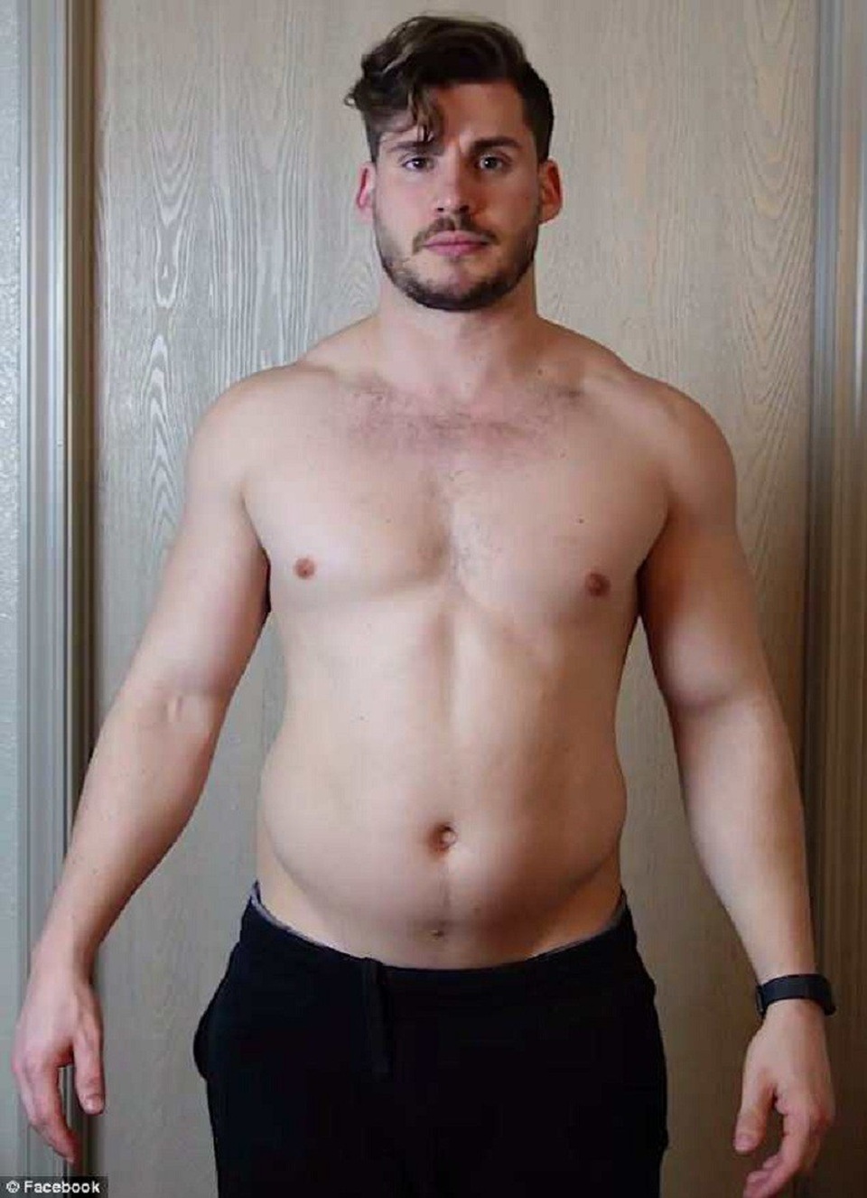 Ngỡ ngàng 9X "bụng bự" hóa “soái ca sáu múi” chỉ sau 12 tuần - 2 
Thân hình của Hobbs trước khi bước vào tập luyện.