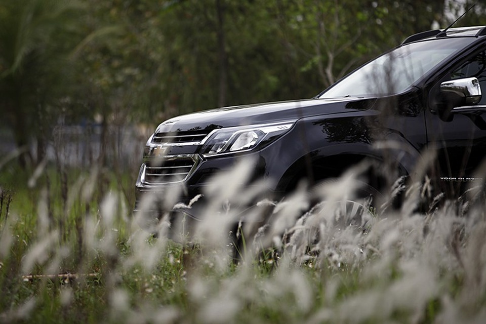 Chevrolet Trailblazer có giá từ dưới 900 triệu đồng - 1
Giá bán của Chevrolet Trailblazer không chỉ cạnh tranh với các đối thủ trong nước, mà so với các phiên bản tương đồng tại thị trường Thái Lan cũng không có nhiều khác biệt.