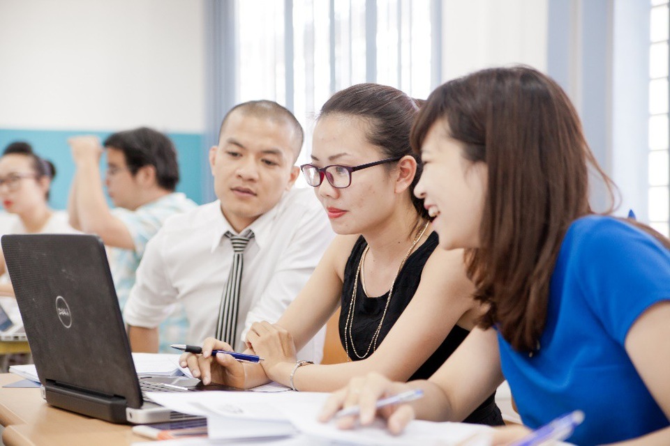 Học MBA hay Thạc sỹ Chuyên ngành? - 1
Chương trình Thạc sỹ chuyên ngành chú trọng các hoạt động động thực tế như làm dự án, thăm quan thực tế doanh nghiệp, thuyết trình, tọa đàm chuyên đề…