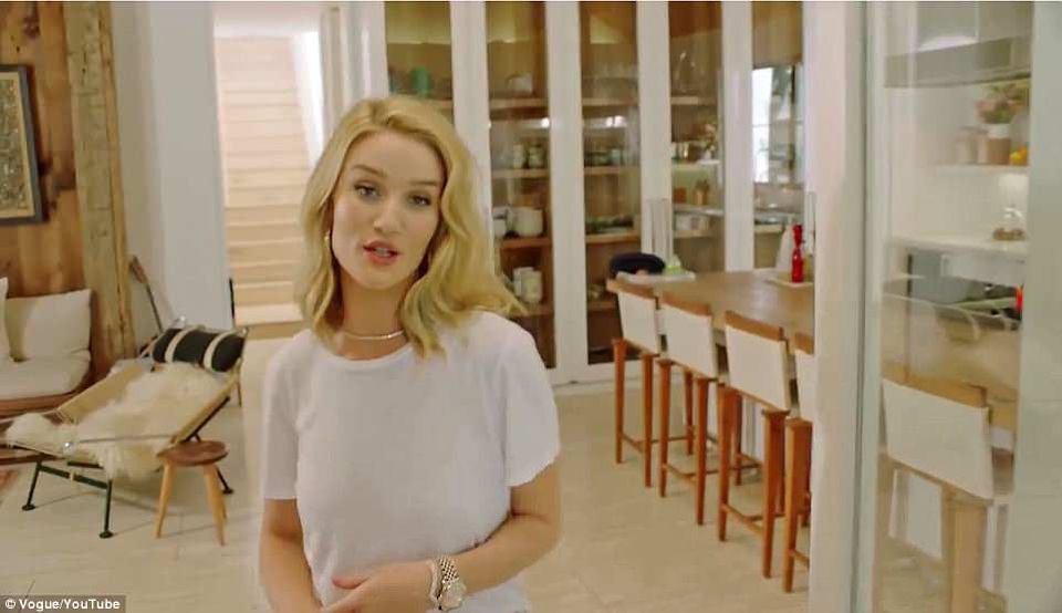 
Rosie Huntington-Whiteley sống cùng bạn trai và con trai nhỏ tại đây
