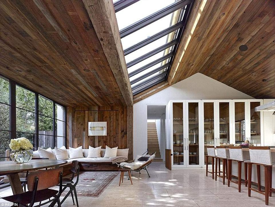 Rosie Huntington-Whiteley lần đầu khoe nhà siêu sang - 14