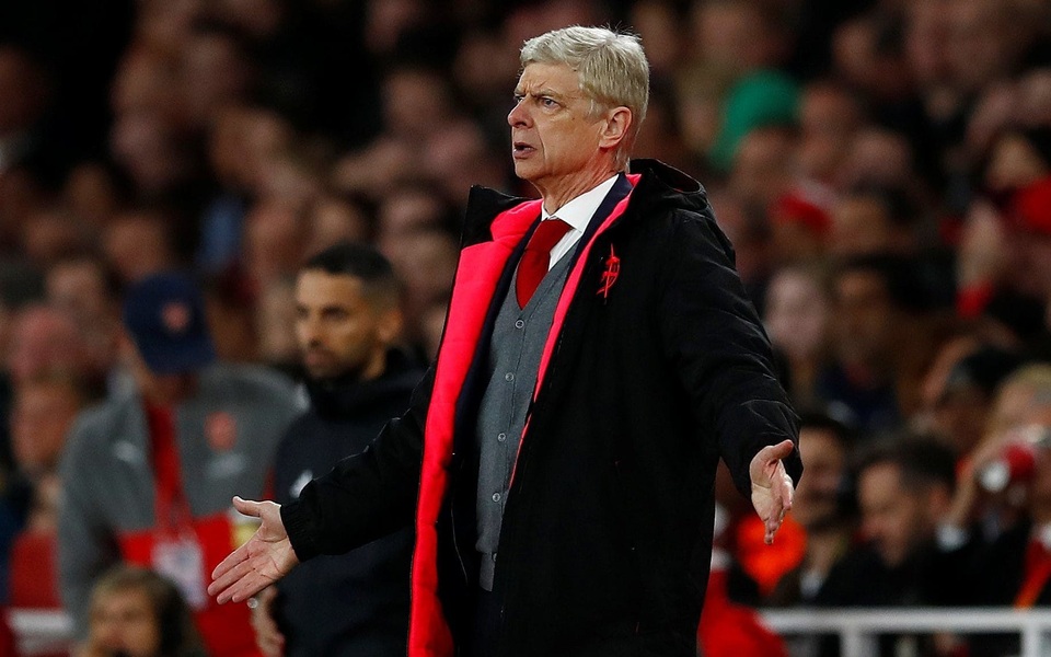 HLV Wenger: “Chơi hơn người là bất lợi của Arsenal” - 1 HLV Wenger không cho rằng việc thi đấu hơn người là lợi thế của Arsenal