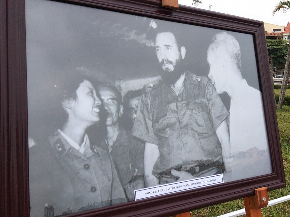 Đồng Hới xưa và nay qua góc nhìn nhiếp ảnh - 9
Chủ tịch Cu Ba Phidel Castro thăm Quảng Bình năm 1973