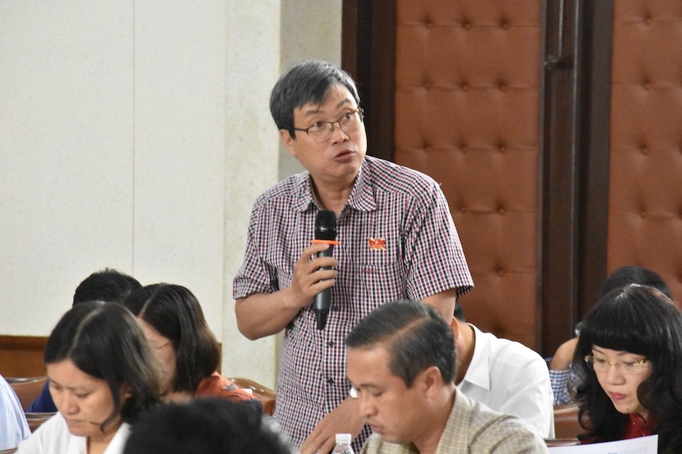 Nguồn lực nào để đảm bảo TPHCM tiếp tục đầu tư phát triển? - 2 Đại biểu Vương Đức Hoàng Quân cho rằng lượng kiều hối được gửi về TPHCM là nguồn lực đáng kể cho đầu tư phát triển