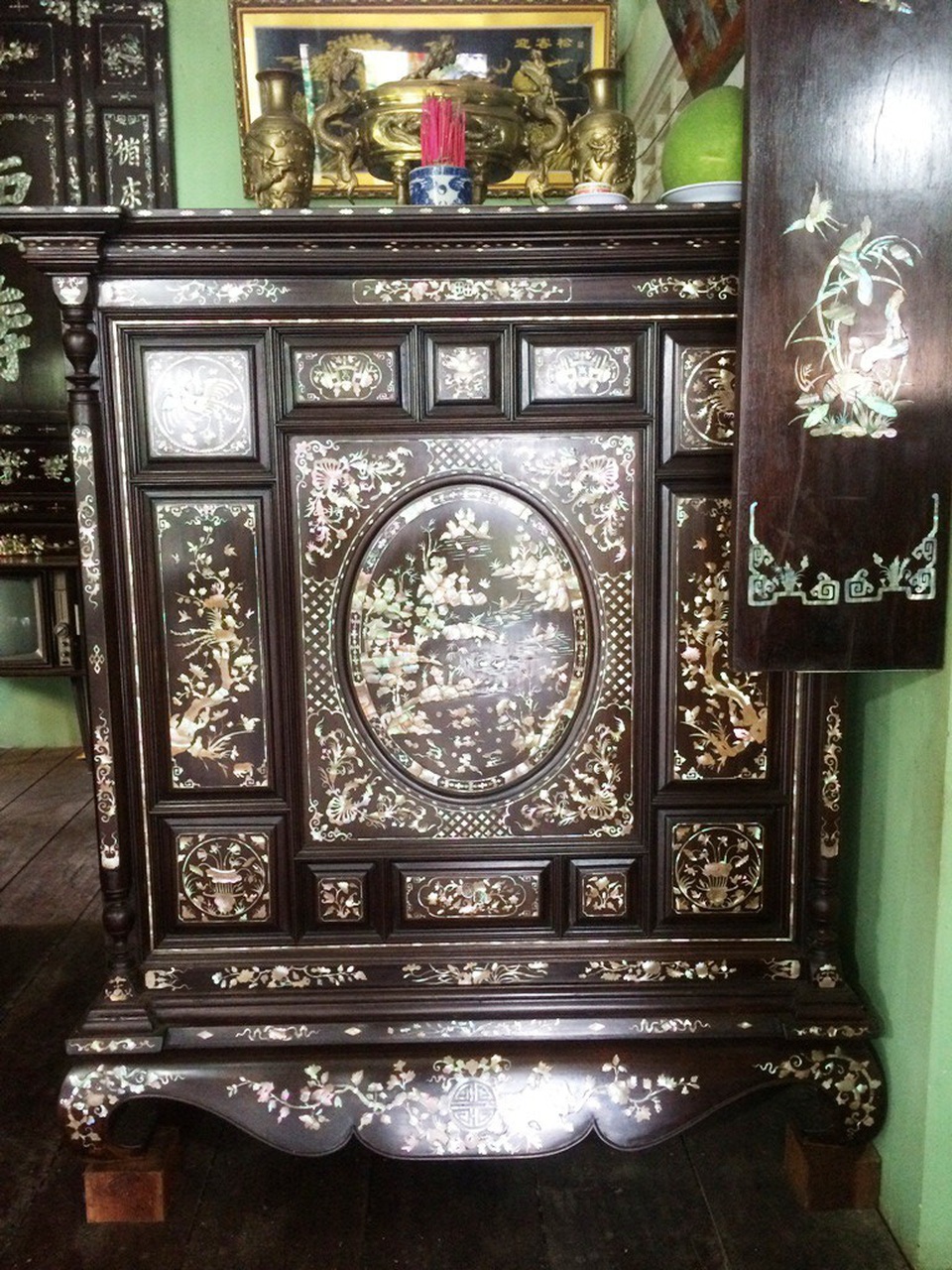 Ngỡ ngàng ngắm những đồ cổ “độc nhất vô nhị” trong ngôi nhà miền Tây - 5 Ngỡ ngàng ngắm những đồ cổ “độc nhất vô nhị” trong ngôi nhà miền Tây - 5