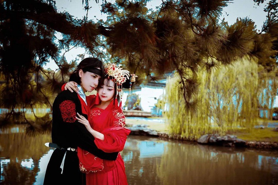 Cô dâu chú rể Sài Gòn "hóa" công chúa hoàng tử trong ngày cưới - 8 Cô dâu chú rể Sài Gòn "hóa" công chúa hoàng tử trong ngày cưới - 8