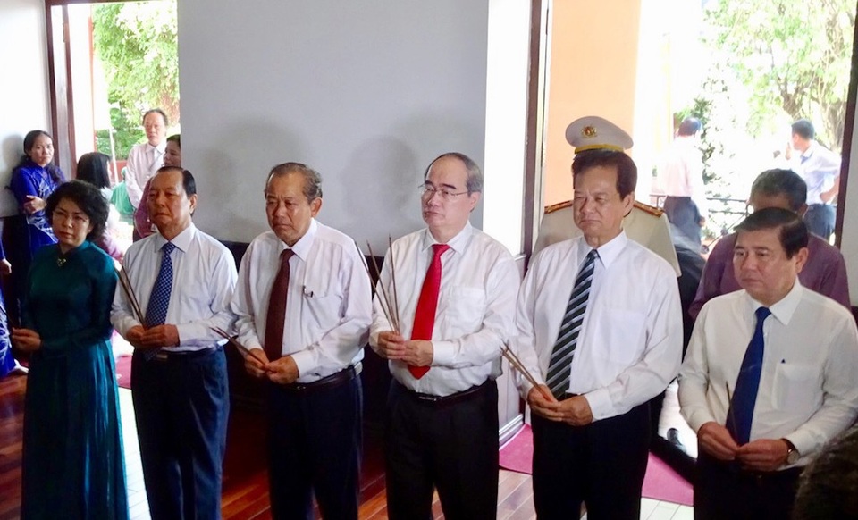 Đoàn đại biểu TPHCM dâng hương Chủ tịch Hồ Chí Minh tại Bến Nhà Rồng (Bảo tàng Hồ Chí Minh - Chi nhánh TPHCM)