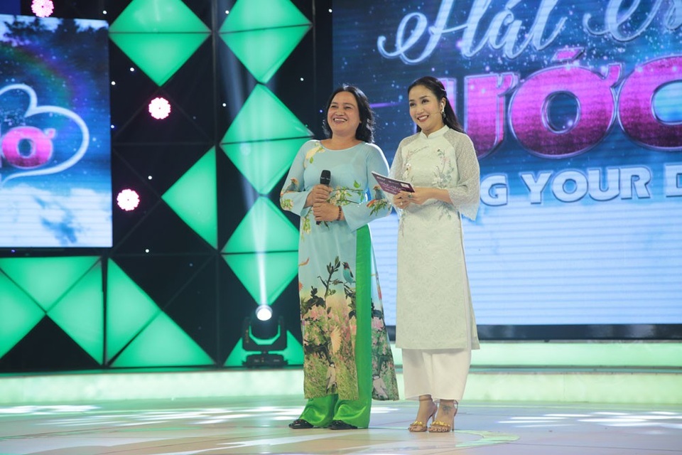 Thí sinh Danh Hồng Lan hát vì 2 con.