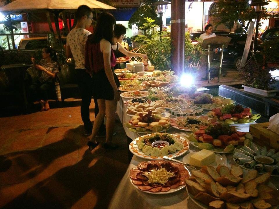 Cho thuê làm nhà hàng, Vinacafe chậm trả biệt thự số 5 Ông Ích Khiêm - 1 Biệt thự số 5 Ông Ích Khiêm đang được cho thuê sử dụng làm nhà hàng.