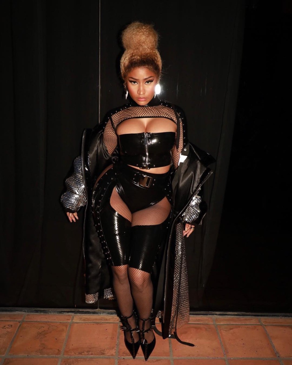 Nicki Minaj bốc lửa trong MV mới - 6
Nicki Minaj bận rộn với các buổi diễn suốt thời gian vừa qua và không ra mắt album phòng thu nào