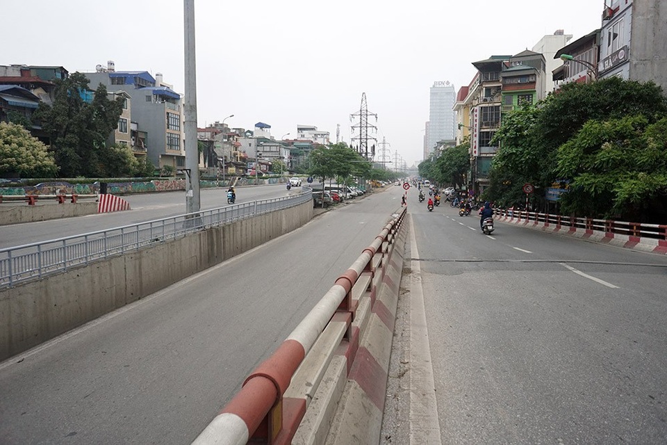 Đường phố Hà Nội vắng vẻ trong ngày nghỉ lễ - 11 Đường phố Hà Nội vắng vẻ trong ngày nghỉ lễ - 11