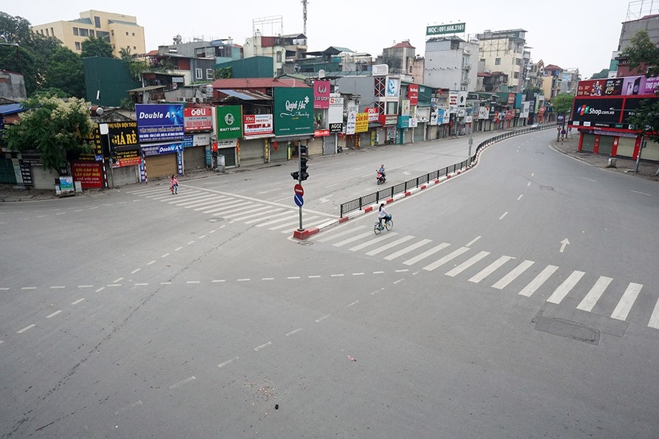 Đường phố Hà Nội vắng vẻ trong ngày nghỉ lễ - 12 Phố Chùa Bộc