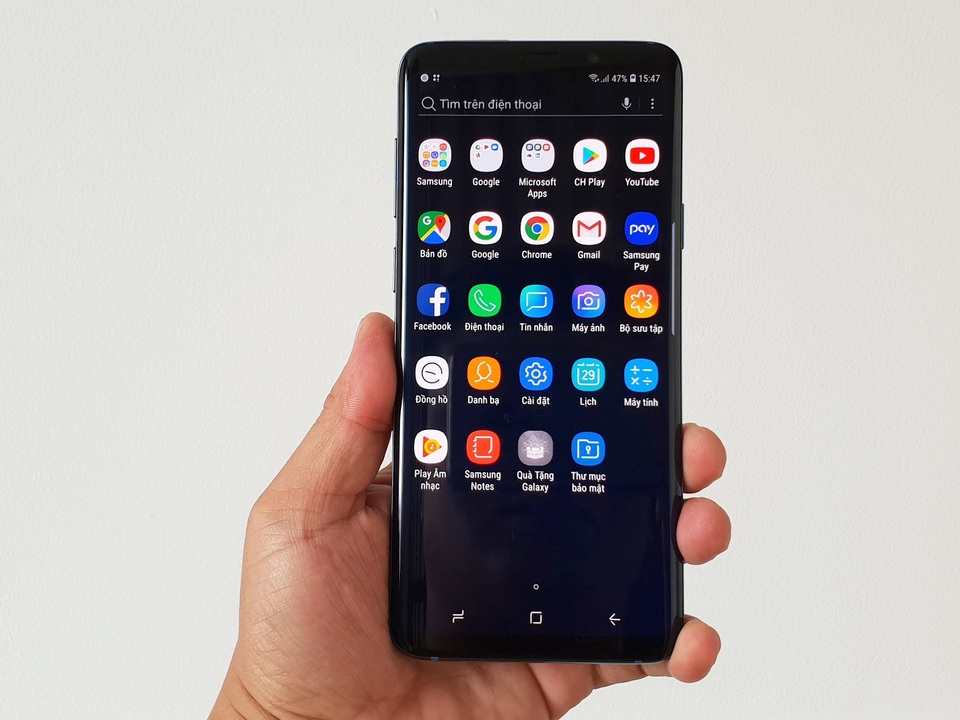 Galaxy S9+ màu xanh san hô chính thức lên kệ - 7 Samsung trang bị cho máy màn hình kích thước 6.2 inch Quad HD theo công nghệ Curved Super AMOLED, tỉ lệ 18.5:9 và mật độ điểm ảnh 570ppi.