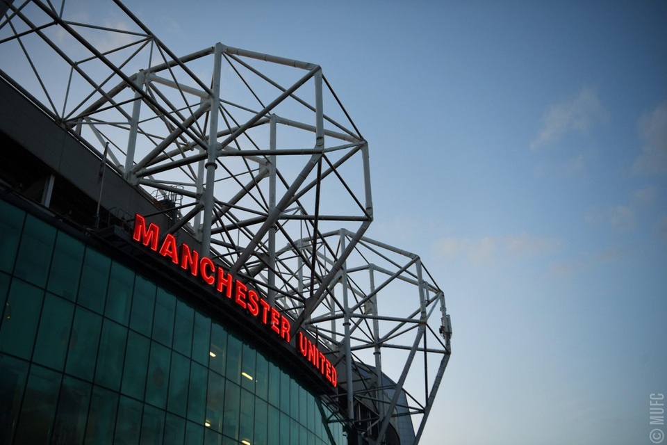 MU 2-1 Arsenal: Nỗi buồn từ phút bù giờ - 11
Old Trafford trước giờ bóng lăn ở trận đấu MU tiếp Arsenal thuộc khuôn khổ vòng 36 Premier League