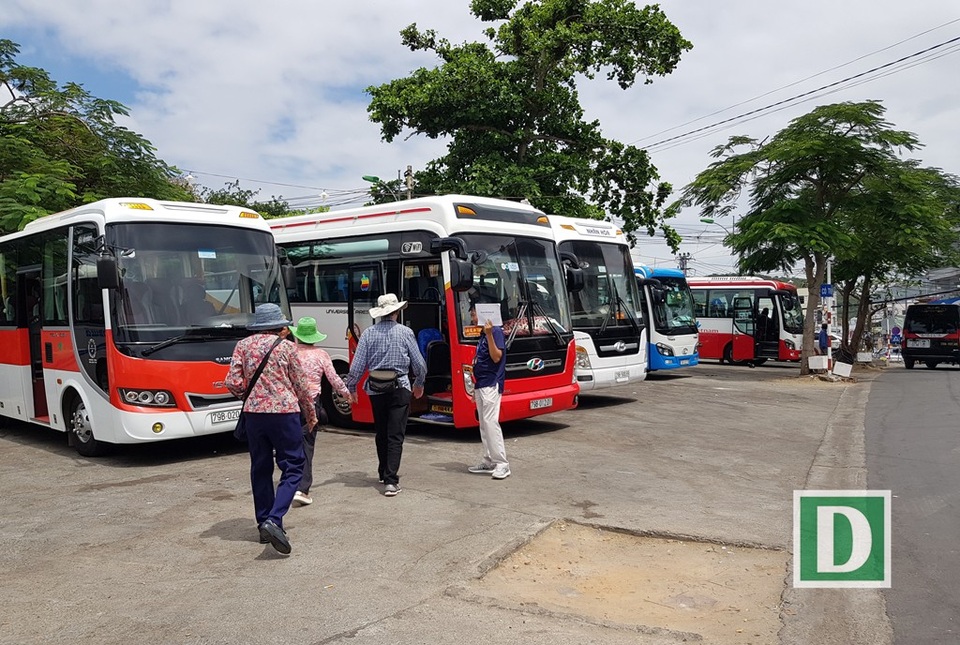 Nha Trang: Bãi xe quá tải vì khách Trung Quốc tăng mạnh, khách Nga phục hồi - 10 Nha Trang: Bãi xe quá tải vì khách Trung Quốc tăng mạnh, khách Nga phục hồi - 10