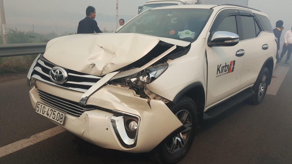 Khói mù mịt gây tai nạn liên hoàn trên cả 2 hướng cao tốc TPHCM - Dầu Giây - 5 Khói mù mịt gây tai nạn liên hoàn trên cả 2 hướng cao tốc TPHCM - Dầu Giây - 5