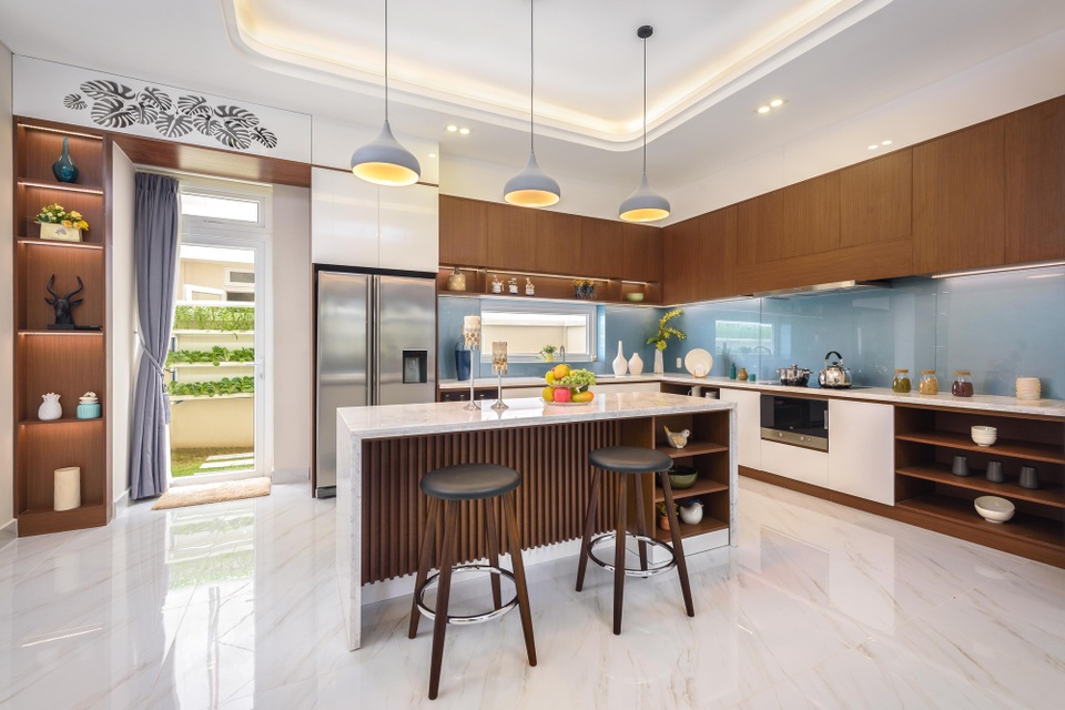 Rosita Garden khởi công xây dựng giai đoạn 2 - 6 Phòng bếp với vườn rau xanh sau nhà