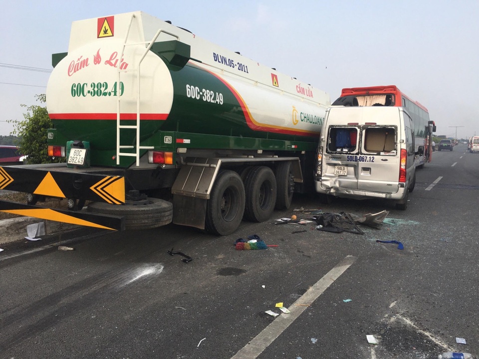 Khói mù mịt gây tai nạn liên hoàn trên cả 2 hướng cao tốc TPHCM - Dầu Giây - 3 Khói mù mịt gây tai nạn liên hoàn trên cả 2 hướng cao tốc TPHCM - Dầu Giây - 3