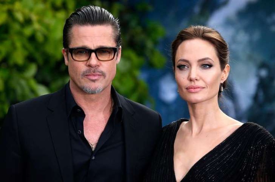 Brad Pitt và Angelina Jolie đã thống nhất thủ tục ly dị - 1
Brad Pitt và Angelina Jolie đã thống nhất thủ tục ly dị sau gần 2 năm.