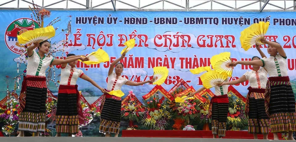 Sắc màu lễ hội ở đền Chín Mường - 8 Sắc màu lễ hội ở đền Chín Mường - 8