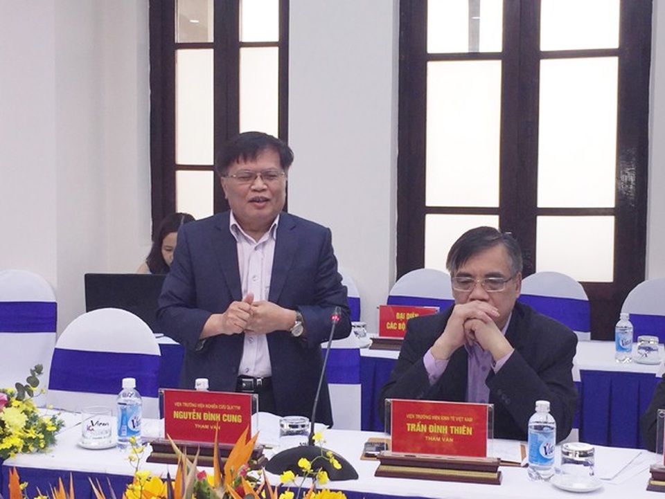 2 chuyên gia kinh tế Nguyễn Đình Cung, Trần Đình Thiên là thành viên Tổ tư vấn của Thủ tướng tham dự cuộc kiểm tra tại Vicem