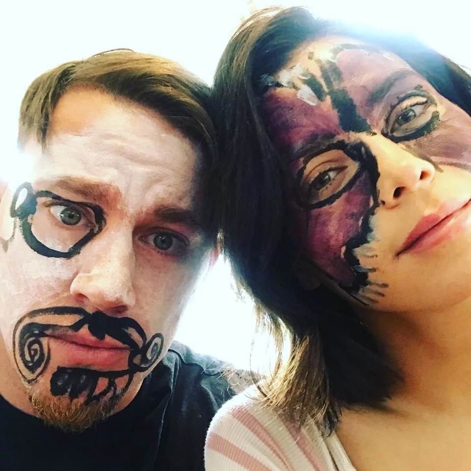 
Tháng 3/2018, Channing Tatum và Jenna Dewan Tatum còn chụp ảnh tình tứ như thế này trên mạng xã hội.
